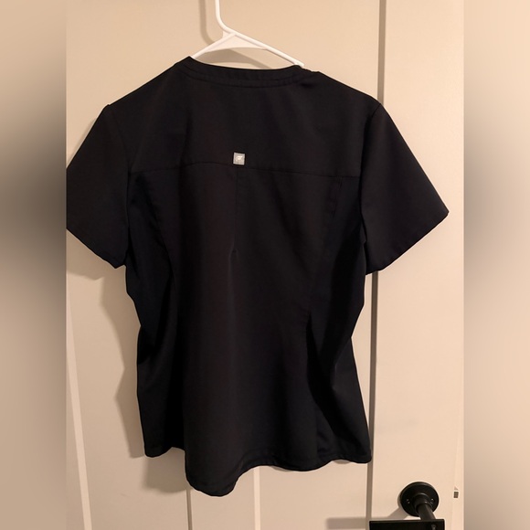 Fabletics Scrub Set - Picture 2 of 15